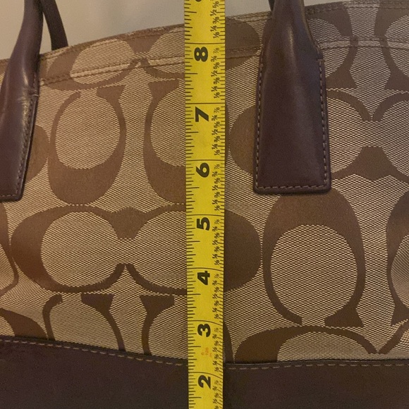 Coach Classic - Picture 10 of 11